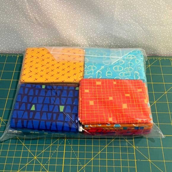 Quilting cotton - fat quarter bundle Modern Marks by Christa Watson for Benartex - Picture 2 of 7